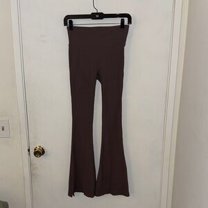 Women's High-Waisted flared leggings  - Brown